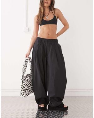 Collusion Balloon Leg Trousers - Black