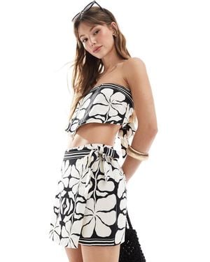 4th & Reckless Linen Blend Beach Wrap Tie Side Mini Skirt Co-ord - White
