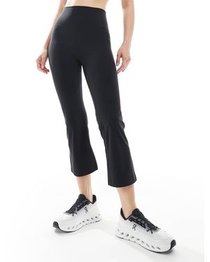 agon® Capri Leggings - Black