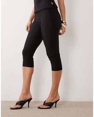 Motel Asla Stretch Tailored Capri - Black