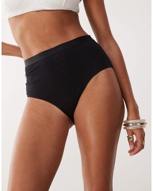 Monki – gerippter, hochtaillierter slip - Schwarz