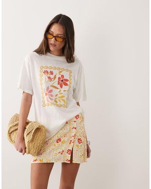Rhythm T-Shirt Oversize Bianca Con Stampa Di Fiori Selvatici Sul Davanti - Neutro