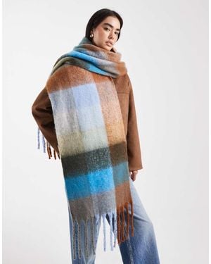 Threadbare Blanket Scarf - Blue
