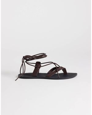 TOPSHOP Maisie Strappy Flat Sandal - Brown