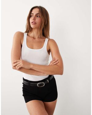 Mango Starring Hailey Bieber - Wit