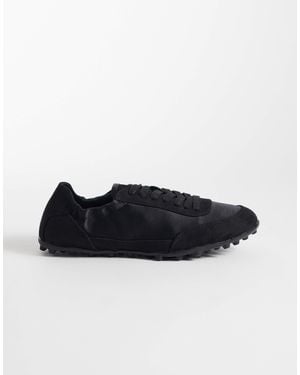 ASOS – desire – sneaker zum schnüren - Schwarz
