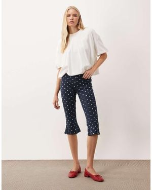 Miss Selfridge Conjunto De Pantalón Capri Con Estampado De Lunares Azul Marino - Neutro