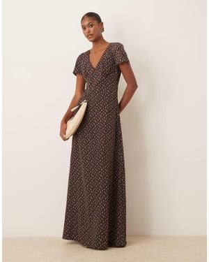 Glamorous V Neck Maxi Tea Dress - Brown