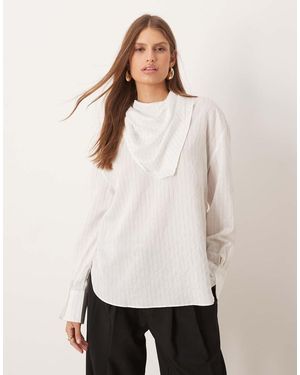 Mango Blusa Blanca Con Raya Diplomática Y Bajo Redondeado De - Blanco