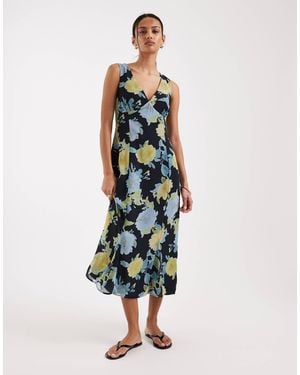 Motel Olydia Midaxi Floral Mesh Dress - White