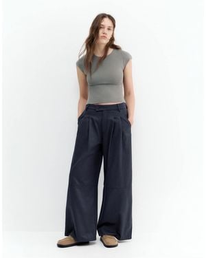 Pull&Bear – figurbetontes t-shirt - Blau