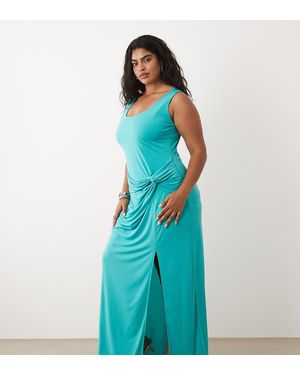 Tfnc Plus Vestido Largo Azul Aguamarina Ceñido Con Cuello Ancho, Abertura Y Detalle Anudado