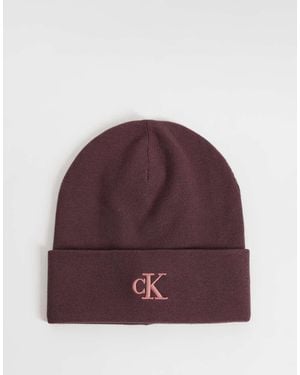 Calvin Klein Berretto A Coste Con Monogramma E Logo Rosa Bordeaux - Viola
