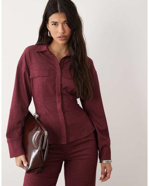 Kaiia Exclusieve Geweven Stretch Co-Ord Set Met Naaddetail En Getailleerde Taille - Rood