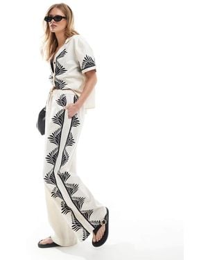 French Connection Pantalones Color Crema Y Negros De Pernera Recta Con Diseño Estampado Y Cordón Ajustable Sherry De (Parte De Un Conjunto) - Blanco