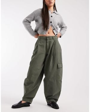 Miss Selfridge Pantalon cargo bouffant style utilitaire - kaki - Vert