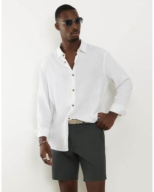 River Island Slim Fit Belted Chino Shorts - White