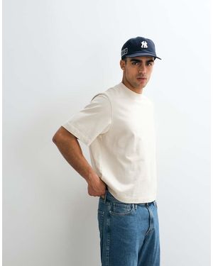 Abercrombie & Fitch Cropped Premium Heavyweight T-Shirt - White