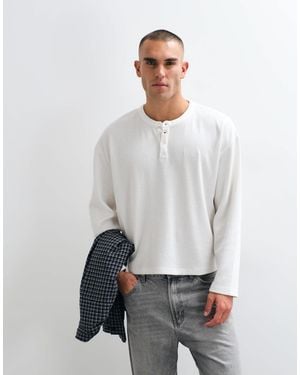CERNUCCI Long Sleeve Waffle Henley T-shirt With Embroidery Detail-white - Gray