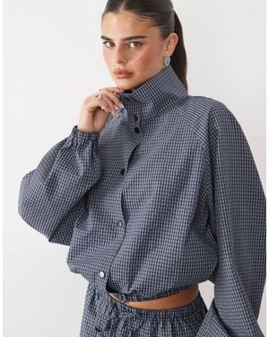 Missy Empire Nylon High Neck Bubble Hem Jacket - Blue
