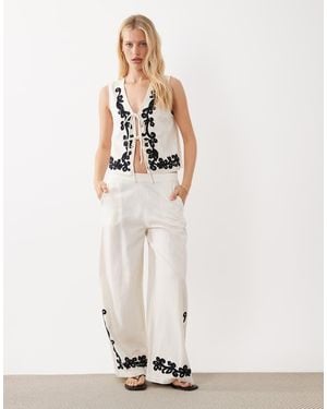 Vila Pantaloni A Fondo Ampio Ricamati Super Leggeri Mélange - Bianco
