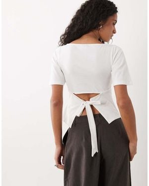ASOS T-Shirt Met Strik Op De Rug - Zwart