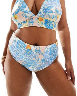 ASOS Curve – hailey – bikinihose mit barockmuster, hohem beinausschnitt und hohem bund - Blau