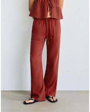 Pull&Bear Pantaloni Morbidi Testurizzati Color Ruggine - Rosso