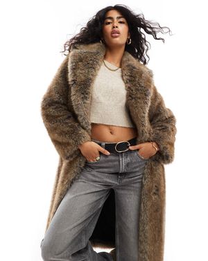 Bershka – maxi-mantel aus kunstpelz - Grau