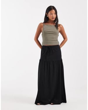 Vero Moda – gestufter boho-maxirock aus em jersey mit taillenschnürung - Schwarz