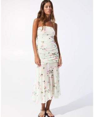 Pull&Bear – geblümtes trägerloses netzstoff-kleid - Weiß