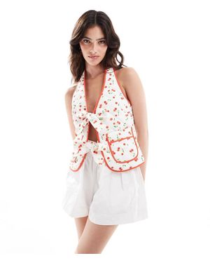 ASOS Gilet Allacciato Al Collo Con Stampa Di Ciliegie Trapuntato - Bianco