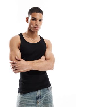 New Look – geripptes trägershirt - Schwarz