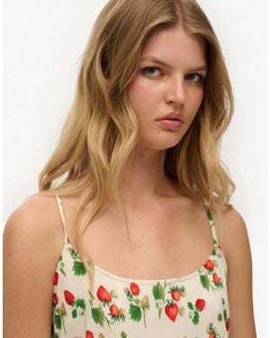 Superdry – maxi-trägerkleid mit erdbeermuster und schrägschnitt - Rot