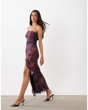 Tiger Mist Theo Bandeau Maxi Jurk Met Ruche En Split Tot Aan Het Dijbeen - Wit