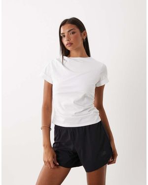 New Balance Pantalón Corto Rc Essential De 5" En - Blanco