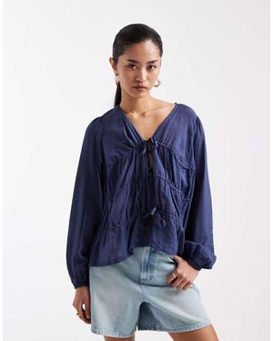 Threadbare Gesmokte Blouse Met Lange Mouwen En Gestrikte Voorkant - Blauw