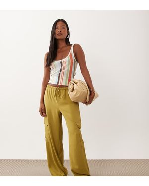 Miss Selfridge Pantalones De Sastre Cargo Verde De Tejido Vaporoso