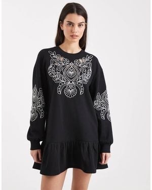 Miss Selfridge – sweatshirt-kleid mit tiefer taille und durchbruchstickerei - Schwarz