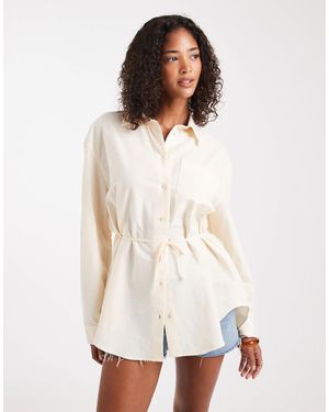 Miss Selfridge – tailliertes oversize-hemd - Weiß