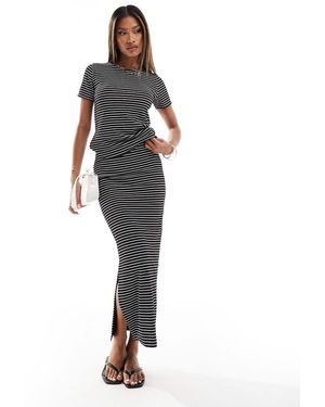 In The Style Camiseta Negra A Rayas Reversible De - Multicolor
