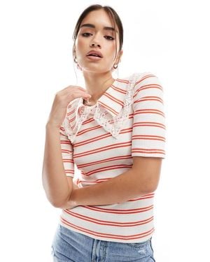 Pieces Top A Maniche Corte Bianco E Rosso A Righe A Coste Con Colletto Con Finiture All'Uncinetto - Rosa