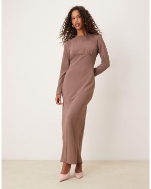 ASOS Vestido Largo Color Topo Intenso De Corte Al Bies Con Detalle En El Pecho De - Neutro