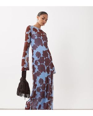 Never Fully Dressed Petite Mesh Maxi Jurk Met Lange Mouwen, Ronde Hals En Klaprozenprint - Meerkleurig
