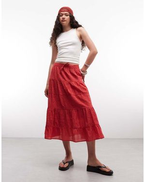 Daisy Street Falda Roja Escalonada De Estilo Boho Con Bordado Inglés - Rojo