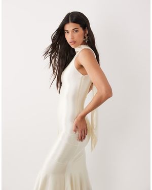 Oh Polly Vestido Largo Asimétrico Con Detalle De Lazada En El Cuello De Satén - Blanco