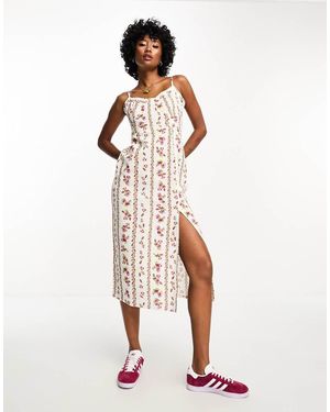 VIOLET ROMANCE Vestito Sottoveste Midi A Strati Con Spalline Sottili E Stampa A Fiori - Bianco