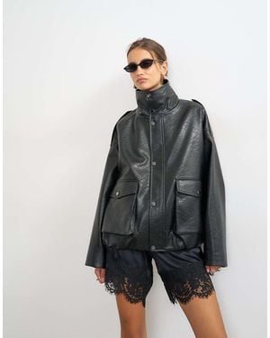 TOPSHOP Cazadora Bomber De Cuero Sintético Con Cuello Alzado Y Cordón Ajustable En - Gris