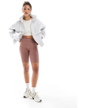 HERA Ribbed Base Short - White