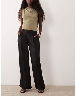 Gina Tricot Pantalon plissé en satin - Noir